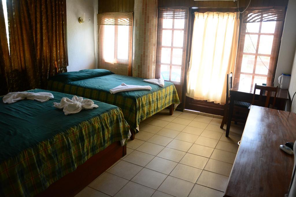 טאלה Hotel Sherwood מראה חיצוני תמונה
